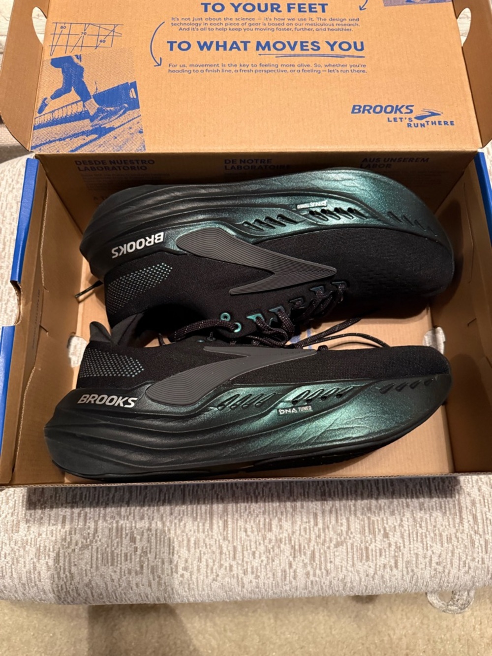 Brooks Men’s  glycerin max Athletic Shoe in Black with Iridescent Green